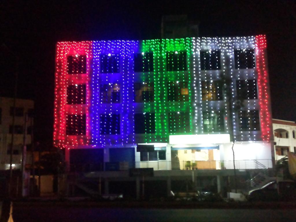 Hotel Neem Tree Hyderabad Airport Шамшабад Екстериор снимка