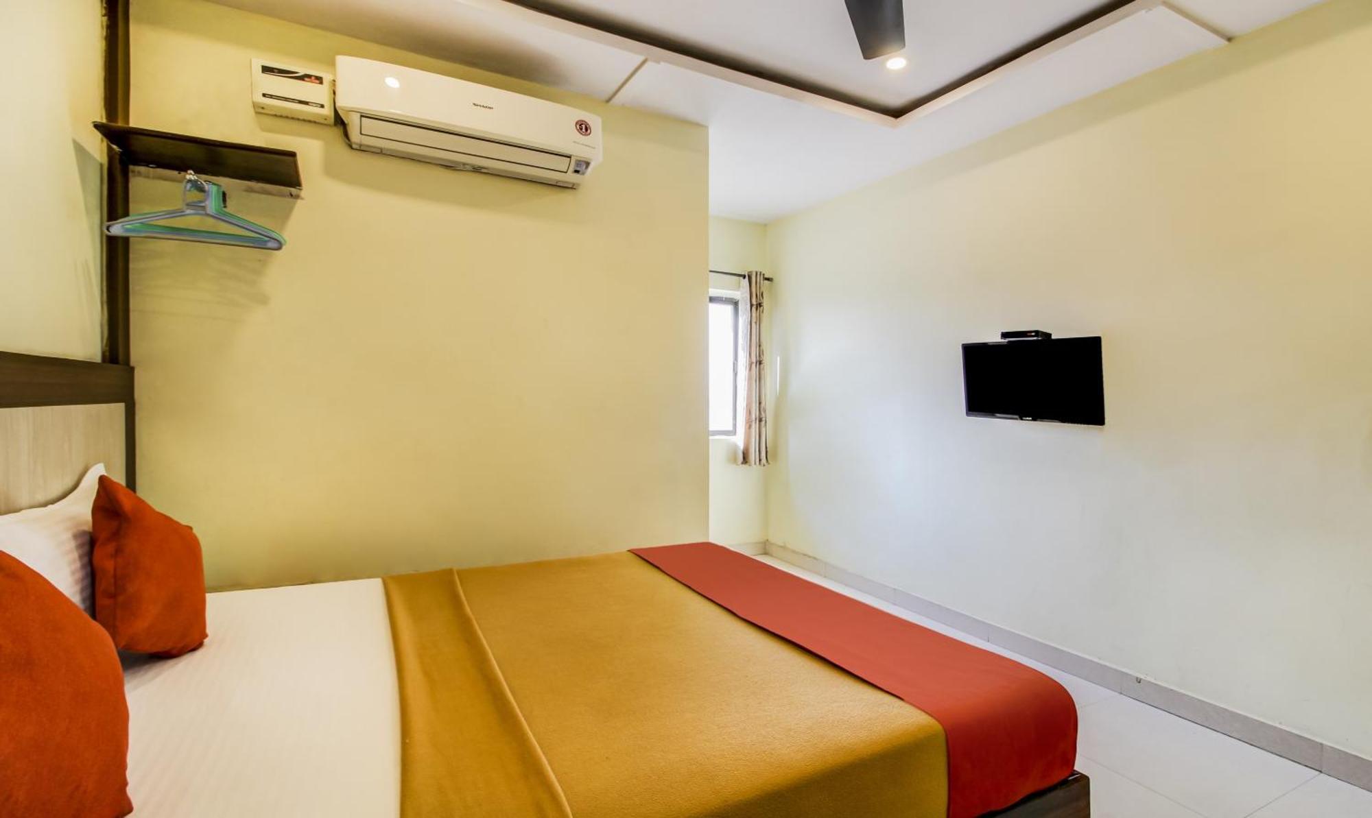 Hotel Neem Tree Hyderabad Airport Шамшабад Екстериор снимка