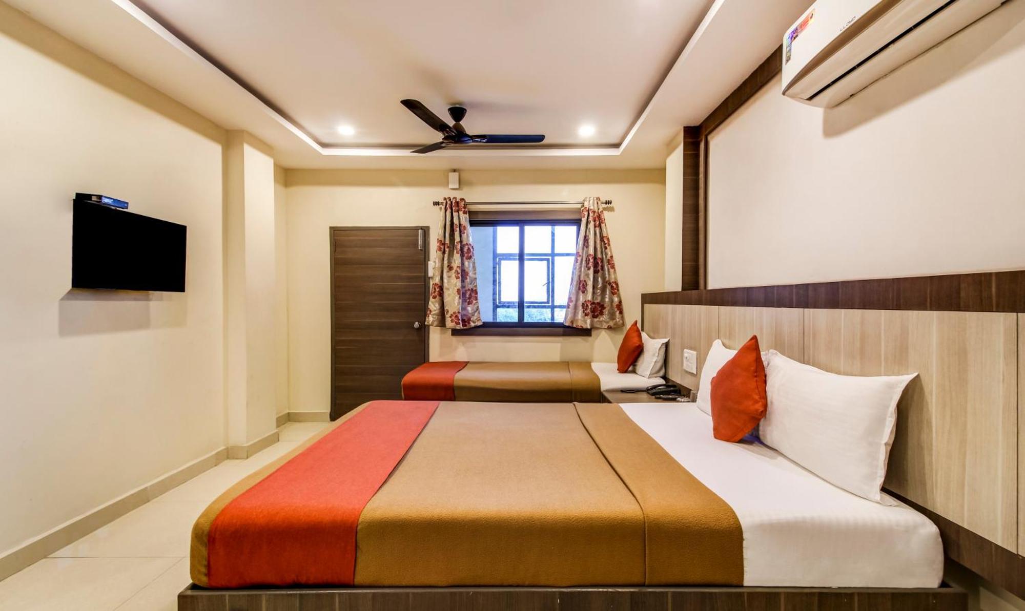 Hotel Neem Tree Hyderabad Airport Шамшабад Екстериор снимка