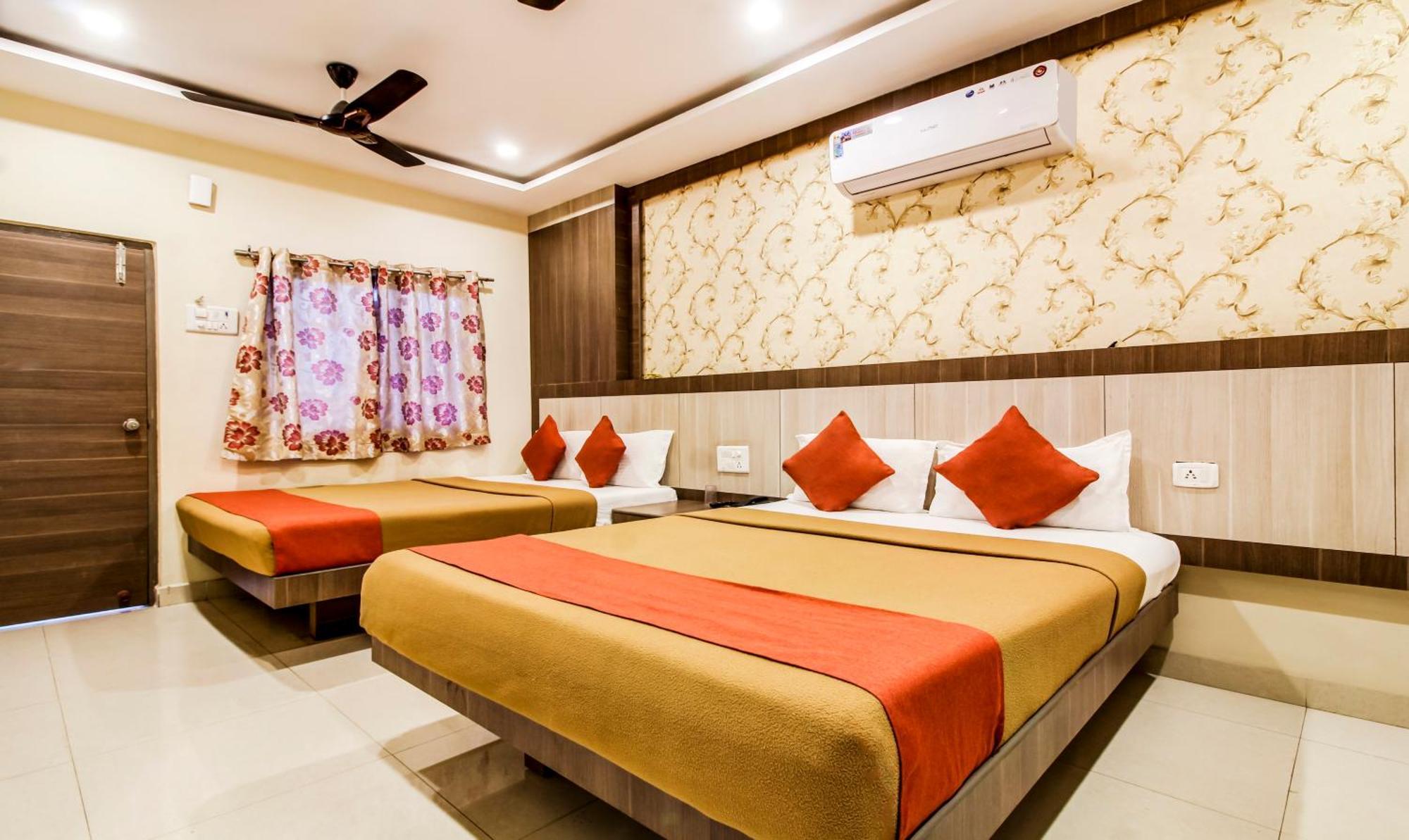 Hotel Neem Tree Hyderabad Airport Шамшабад Екстериор снимка