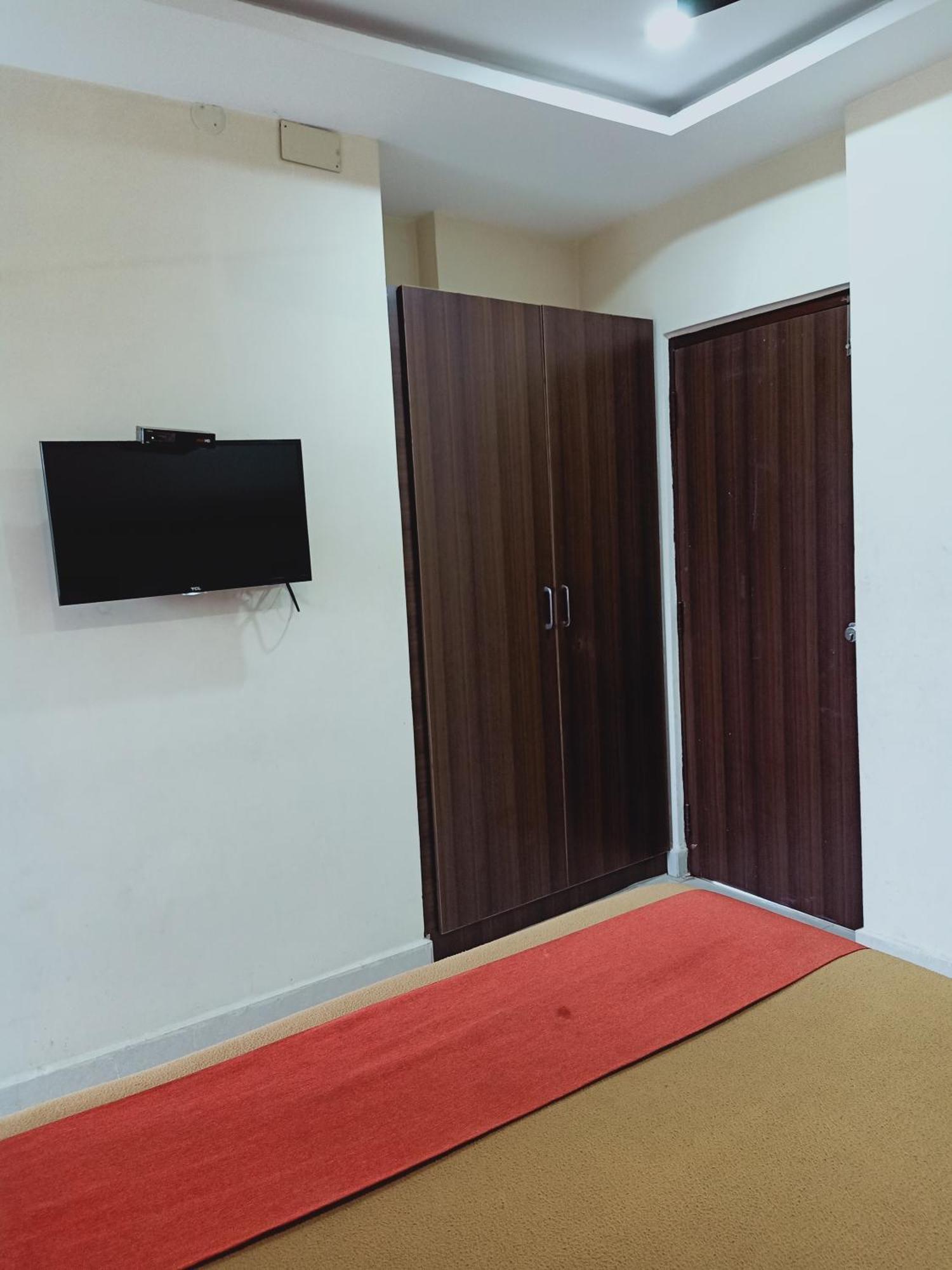 Hotel Neem Tree Hyderabad Airport Шамшабад Екстериор снимка