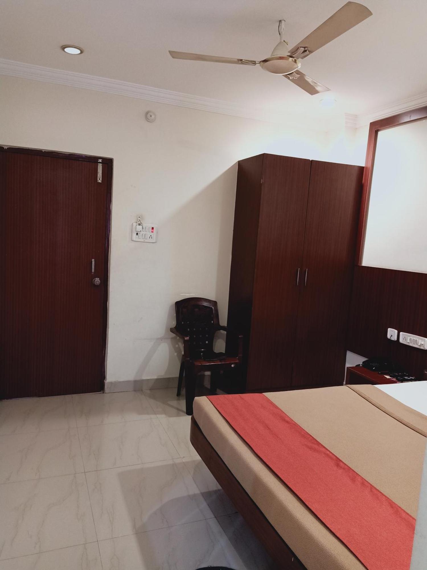 Hotel Neem Tree Hyderabad Airport Шамшабад Екстериор снимка