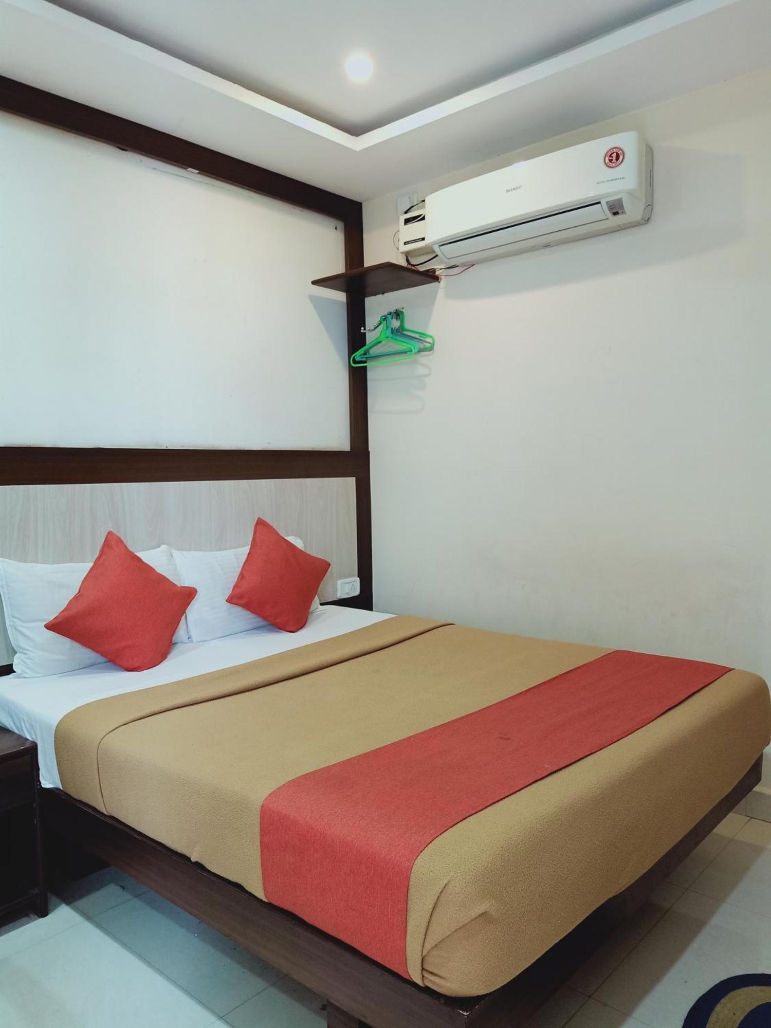 Hotel Neem Tree Hyderabad Airport Шамшабад Екстериор снимка