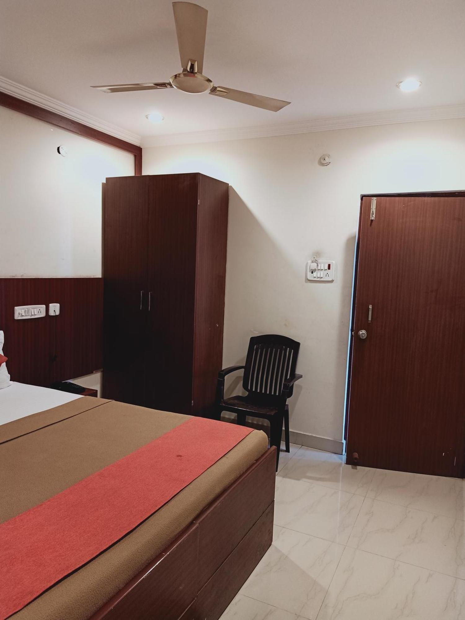 Hotel Neem Tree Hyderabad Airport Шамшабад Екстериор снимка