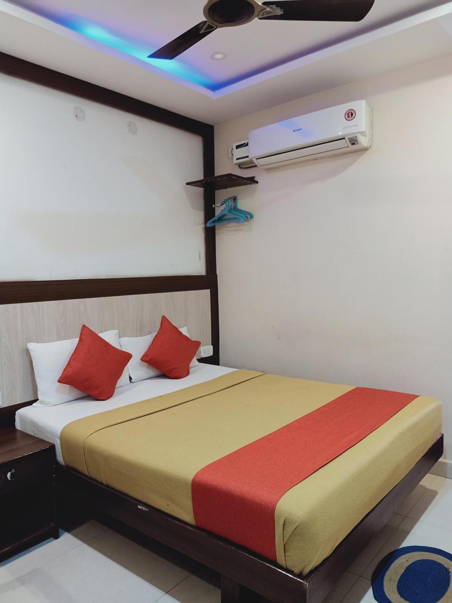 Hotel Neem Tree Hyderabad Airport Шамшабад Екстериор снимка