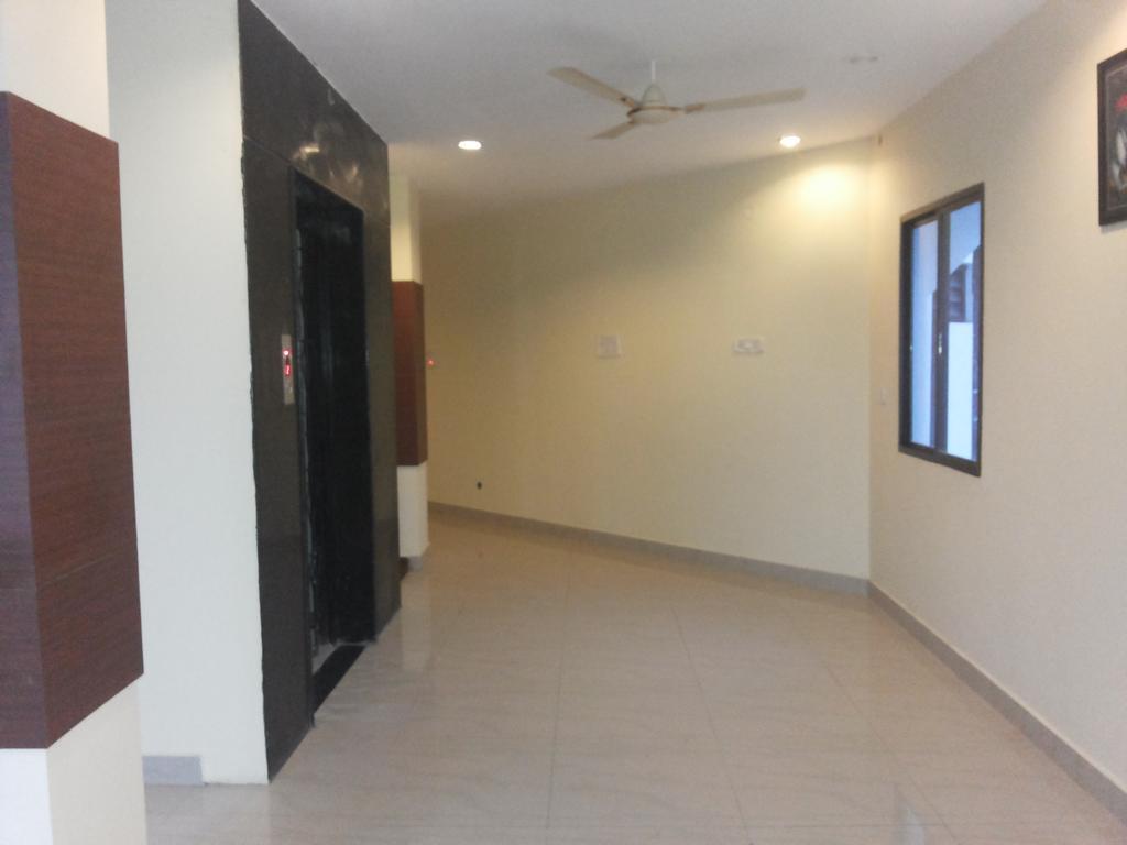 Hotel Neem Tree Hyderabad Airport Шамшабад Екстериор снимка